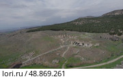 the ancient city of Hierapolis. This is an ancient city near Pamukkale. drone. Стоковое видео, видеограф German Zvyagin / Фотобанк Лори