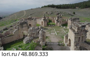 the ancient city of Hierapolis. This is an ancient city near Pamukkale. drone. Стоковое видео, видеограф German Zvyagin / Фотобанк Лори
