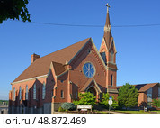 Presbyterian Church (1880) in Wabash, Indiana, on sunny summer day (2014 год). Редакционное фото, фотограф Валерия Попова / Фотобанк Лори
