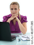 Woman working on her laptop. Стоковое фото, агентство Ingram Publishing / Фотобанк Лори