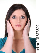 Woman covering ears. Стоковое фото, агентство Ingram Publishing / Фотобанк Лори