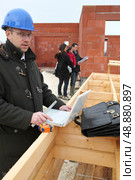 Promoter on site under construction. Стоковое фото, агентство Ingram Publishing / Фотобанк Лори