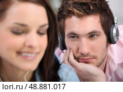 Man lusting after a woman. Стоковое фото, агентство Ingram Publishing / Фотобанк Лори