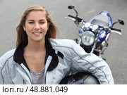 lady biker. Стоковое фото, агентство Ingram Publishing / Фотобанк Лори