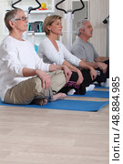 yoga course. Стоковое фото, агентство Ingram Publishing / Фотобанк Лори