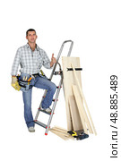 Thumbs up from a carpenter. Стоковое фото, агентство Ingram Publishing / Фотобанк Лори