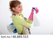 Little girl cleaning. Стоковое фото, агентство Ingram Publishing / Фотобанк Лори