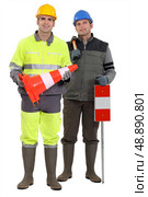 Road-side workers. Стоковое фото, агентство Ingram Publishing / Фотобанк Лори