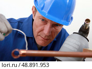 close-up of blue collar. Стоковое фото, агентство Ingram Publishing / Фотобанк Лори
