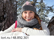 Woman dressed in appropriate snow clothes. Стоковое фото, агентство Ingram Publishing / Фотобанк Лори