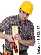 craftsman sanding. Стоковое фото, агентство Ingram Publishing / Фотобанк Лори
