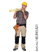 Construction worker wondering what to do. Стоковое фото, агентство Ingram Publishing / Фотобанк Лори