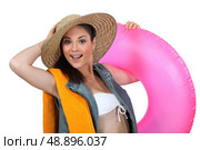 Woman with beach equipment. Стоковое фото, агентство Ingram Publishing / Фотобанк Лори
