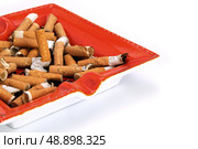 Overflowing ashtray. Стоковое фото, агентство Ingram Publishing / Фотобанк Лори