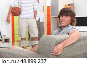Lads at home. Стоковое фото, агентство Ingram Publishing / Фотобанк Лори
