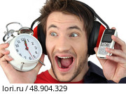Man shutting out noise. Стоковое фото, агентство Ingram Publishing / Фотобанк Лори