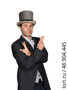 Man pretending to be James Bond. Стоковое фото, агентство Ingram Publishing / Фотобанк Лори