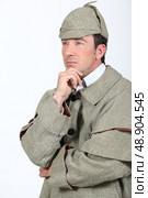 Man in Sherlock Holmes outfit. Стоковое фото, агентство Ingram Publishing / Фотобанк Лори