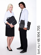 Business executives with briefcases. Стоковое фото, агентство Ingram Publishing / Фотобанк Лори