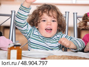Kids having breakfast at home. Стоковое фото, агентство Ingram Publishing / Фотобанк Лори
