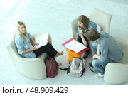 Teenagers revising. Стоковое фото, агентство Ingram Publishing / Фотобанк Лори