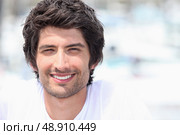 Handsome smiling man. Стоковое фото, агентство Ingram Publishing / Фотобанк Лори
