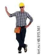 Tradesman wearing sunglasses. Стоковое фото, агентство Ingram Publishing / Фотобанк Лори