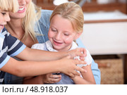 Children playing. Стоковое фото, агентство Ingram Publishing / Фотобанк Лори