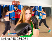 Boxing aerobox blond woman portrait in fitness gym training workout. Стоковое фото, агентство Ingram Publishing / Фотобанк Лори