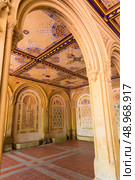 Central Park Bethesda Terrace underpass arcades New York Us. Стоковое фото, агентство Ingram Publishing / Фотобанк Лори