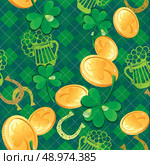 Seamless Saint Patrick day pattern. Shamrock and golden coins on checkered background. Стоковая иллюстрация, агентство Ingram Publishing / Фотобанк Лори