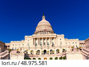 Capitol building Washington DC sunlight day USA US congress. Стоковое фото, агентство Ingram Publishing / Фотобанк Лори