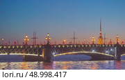 4k, view on Trinity bridge and Peter and Paul fortress, Neva river, Saint-Petersburg, Russia (2022 год). Стоковое видео, видеограф Сергей Богомяко / Фотобанк Лори