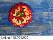 Ceviche de Camaron shrimp mexican plate on blue wood table. Стоковое фото, агентство Ingram Publishing / Фотобанк Лори