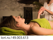 Young woman having a hands massage at the spa. Стоковое фото, агентство Ingram Publishing / Фотобанк Лори