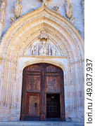 Burgos San Nicolas church door in Castilla Leon of Spain. Стоковое фото, агентство Ingram Publishing / Фотобанк Лори