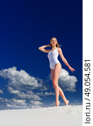 Young girl on the beach. Стоковое фото, агентство Ingram Publishing / Фотобанк Лори