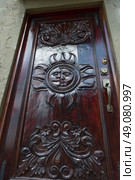 Detail of door of a house, Zona Centro, San Miguel de Allende, Guanajuato, Mexico. Стоковое фото, агентство Ingram Publishing / Фотобанк Лори