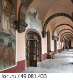 Murals on corridor of the University School of Fine Arts, San Miguel de Allende, Guanajuato, Mexico. Стоковое фото, агентство Ingram Publishing / Фотобанк Лори