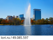 Houston Hermann park conservancy Mcgovern lake at autumn in Texas. Стоковое фото, агентство Ingram Publishing / Фотобанк Лори