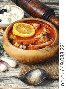 Ukrainian soup Solyanka. Стоковое фото, агентство Ingram Publishing / Фотобанк Лори