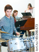 Music classroom. Стоковое фото, агентство Ingram Publishing / Фотобанк Лори