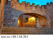 Caceres Arco de la Estrella Star arch sunset in Spain entrance to monumental city. Стоковое фото, агентство Ingram Publishing / Фотобанк Лори