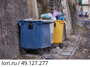 City trash cans. Стоковое фото, агентство Ingram Publishing / Фотобанк Лори