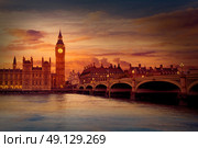 Big Ben Clock Tower London at Thames River England. Стоковое фото, агентство Ingram Publishing / Фотобанк Лори