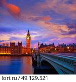 Big Ben Clock Tower London at Thames River England. Стоковое фото, агентство Ingram Publishing / Фотобанк Лори