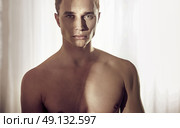 Closeup portrait of a muscular handsome guy. Стоковое фото, агентство Ingram Publishing / Фотобанк Лори