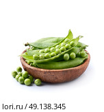 Young green peas vegetables in wooden plate. Стоковое фото, фотограф Волошина Мария Ивановна / Фотобанк Лори