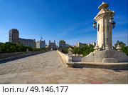 Valencia Puente pont del Mar bridge column in Spain. Стоковое фото, агентство Ingram Publishing / Фотобанк Лори