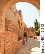 The arch of Alcazaba fortress, the Alhambra in Granada, Andalucia, Spain. Стоковое фото, агентство Ingram Publishing / Фотобанк Лори